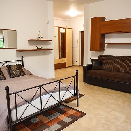 Modern Apartment Near City Center 克卢日-纳波卡 外观 照片